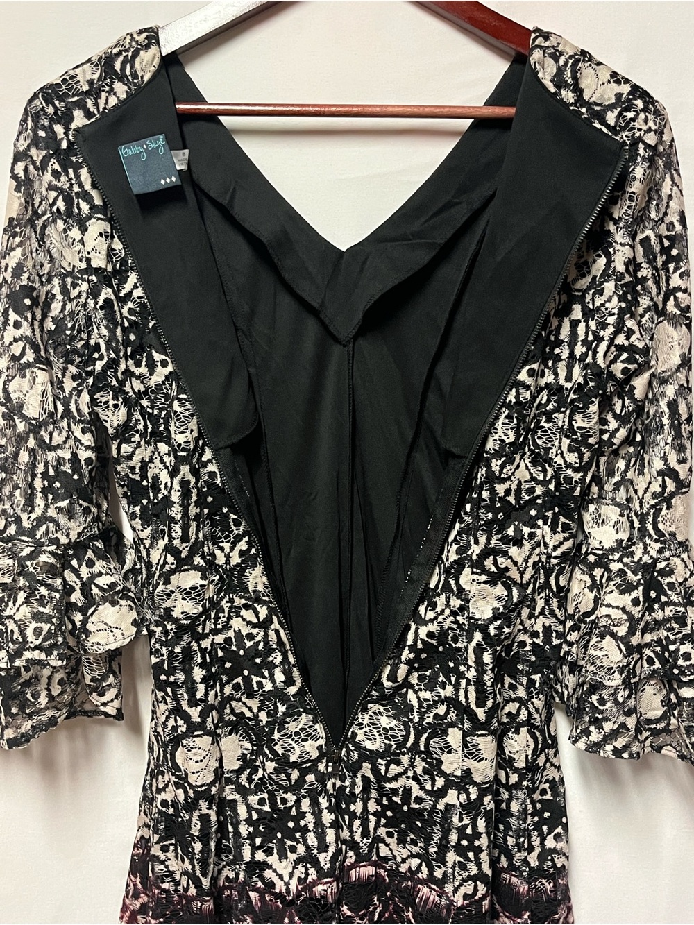 NWT Gabby Skye Lace Overlay Bell Sleeve Dress Black Cream Plum Sz 8 Dark Romance - Picture 9 of 16